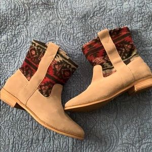 TOMS Laurel Tribal Suede Booties 8.5 NWOB